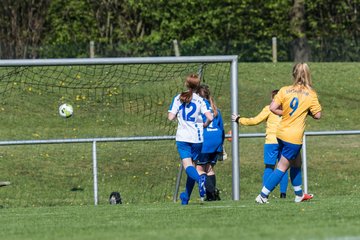 Bild 64 - B-Juniorinnen Bramstedter TS - SSV Hennstedt : Ergebnis: 3:7